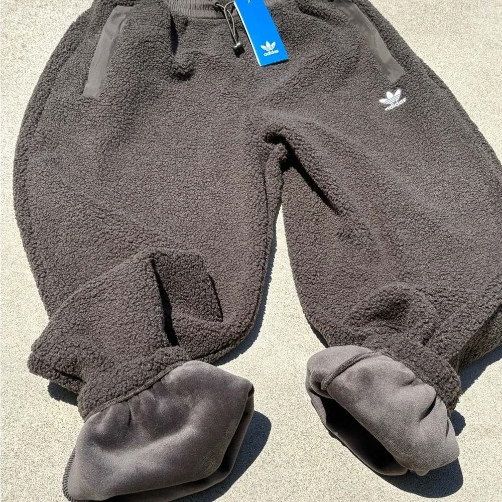 Adidas Teddy Fleece Velvet Olive Sweatpants - Picture 11 of 16
